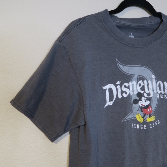 Disney Parks Disneyland Mickey‎ Mouse Graphic Tee Distressed Retro Grey Crewneck - Picture 2 of 8